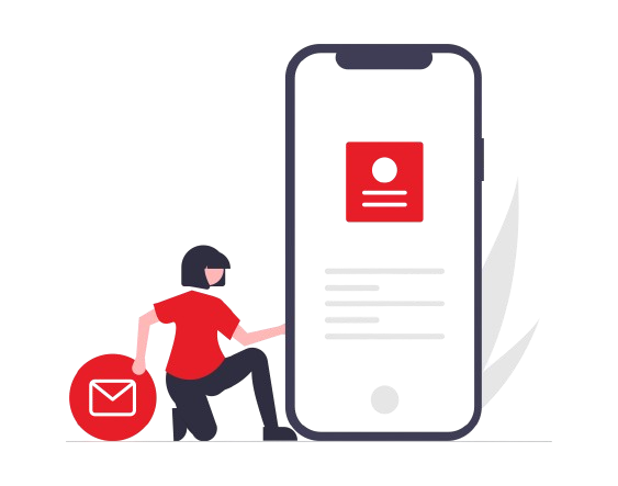 Homem negro com moletom bege mexendo no celular e sorrindo